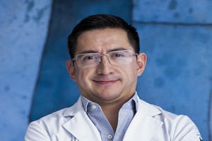 el Dr. Alejandro Sierra Torres