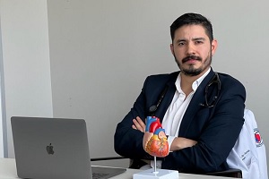 el Dr. Erwing González Gurrola