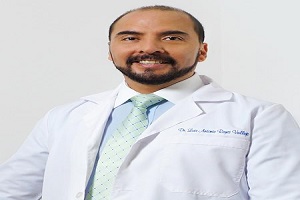 mejores urólogos - uno de los mejores urólogos en México, el Dr. Luis Antonio Reyes Vallejo