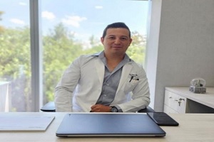 el Dr. Nelson Jaimes Martínez