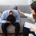 Los 10 mejores psiquiatras en México, paciente en consulta psiquiátrica