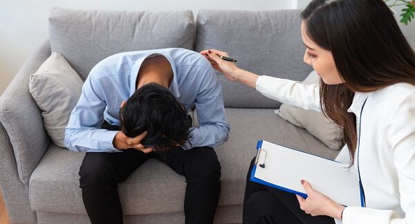 Los 10 mejores psiquiatras en México, paciente en consulta psiquiátrica