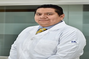uno de los mejores ortopedistas de rodilla, el Dr. Benjamín Campos Ruiz