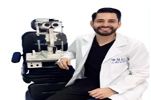 Dr. Brian E. Pérez, oculista