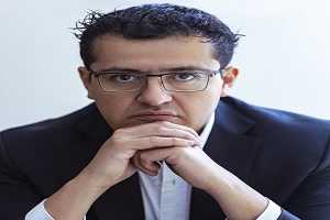el Dr. Christian Morales Orozco, cirujano plástico