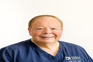 uno de los mejores dentistas en México, el Dr. Jorge Parás Ayala