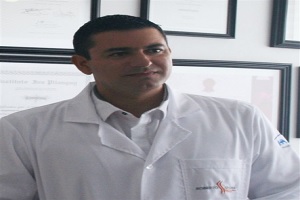 foto del cirujano Dr. Roberto Segovia Blumenkron