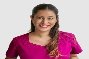 foto de la Dra. Paulina Corona, tricóloga