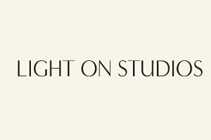 uno de los lugares para practicar yoga en México, logo de Light On Studios