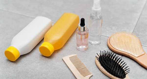 productos para el cabello - un kit para pelo, champú, acondicionador, aceites, etc.