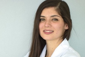 Cirujanos en trasplante capilar - Dra. Mariana Serratos especialista en trasplante capilar en México